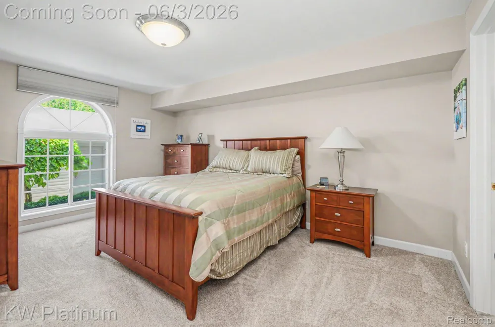 37860 Jefferson Avenue Harrison Charter Township, MI 48045