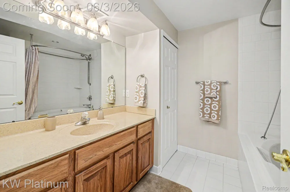 37860 Jefferson Avenue Harrison Charter Township, MI 48045