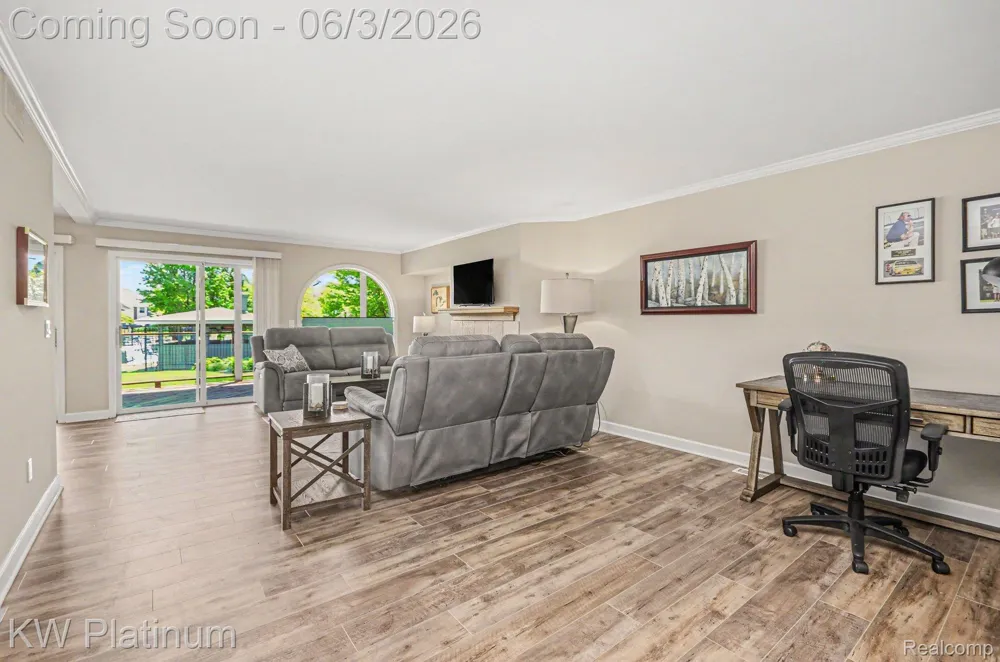 37860 Jefferson Avenue Harrison Charter Township, MI 48045