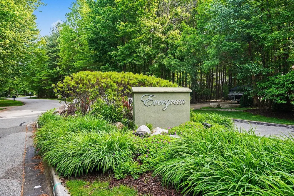 6400 Boulder Drive Norton Shores City, MI 49444