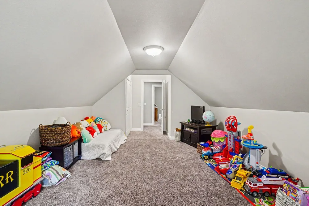 6400 Boulder Drive Norton Shores City, MI 49444