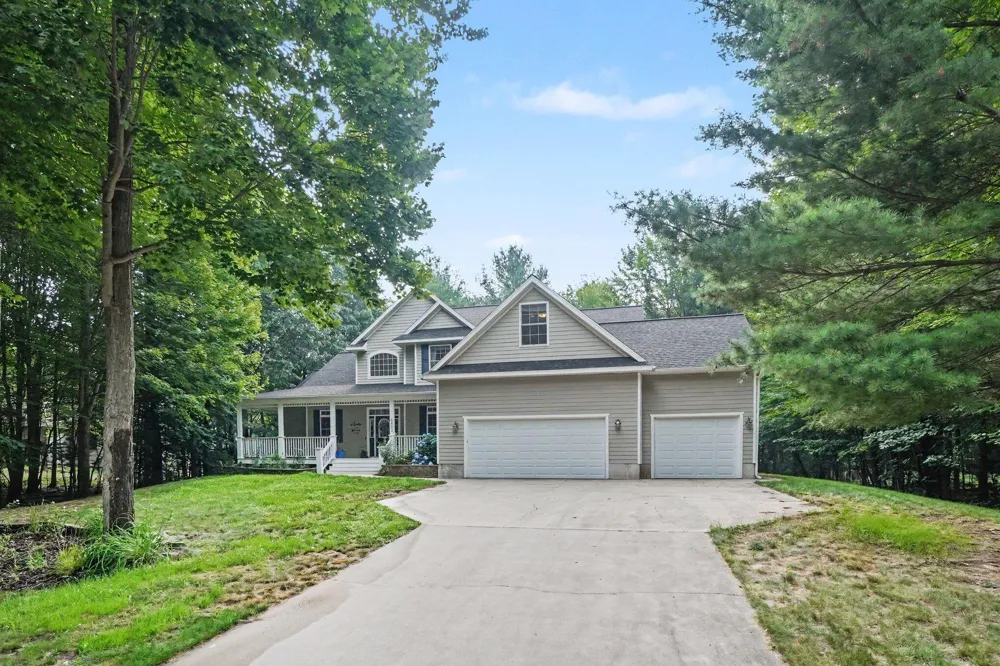 6400 Boulder Drive Norton Shores City, MI 49444