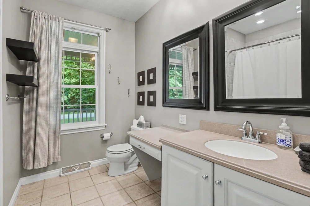 6400 Boulder Drive Norton Shores City, MI 49444