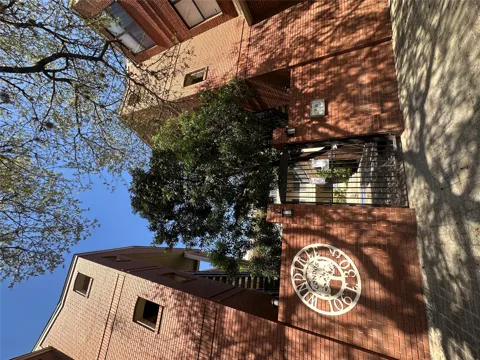 106 E 30th Street #203