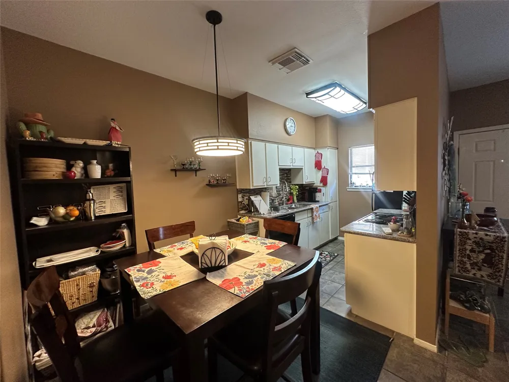 106 E 30th Street #203 Austin, TX 78705