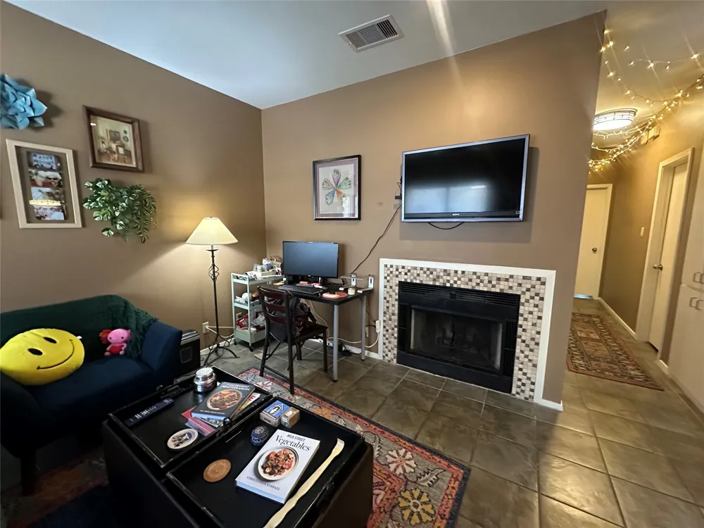 106 E 30th Street #203 Austin, TX 78705