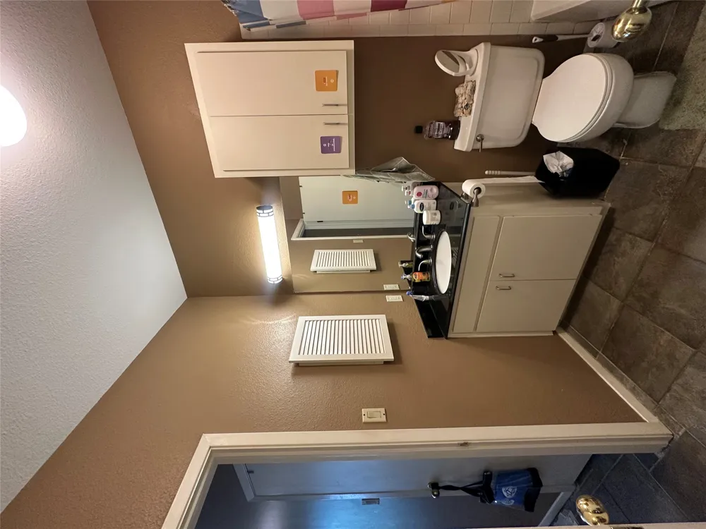 106 E 30th Street #203 Austin, TX 78705
