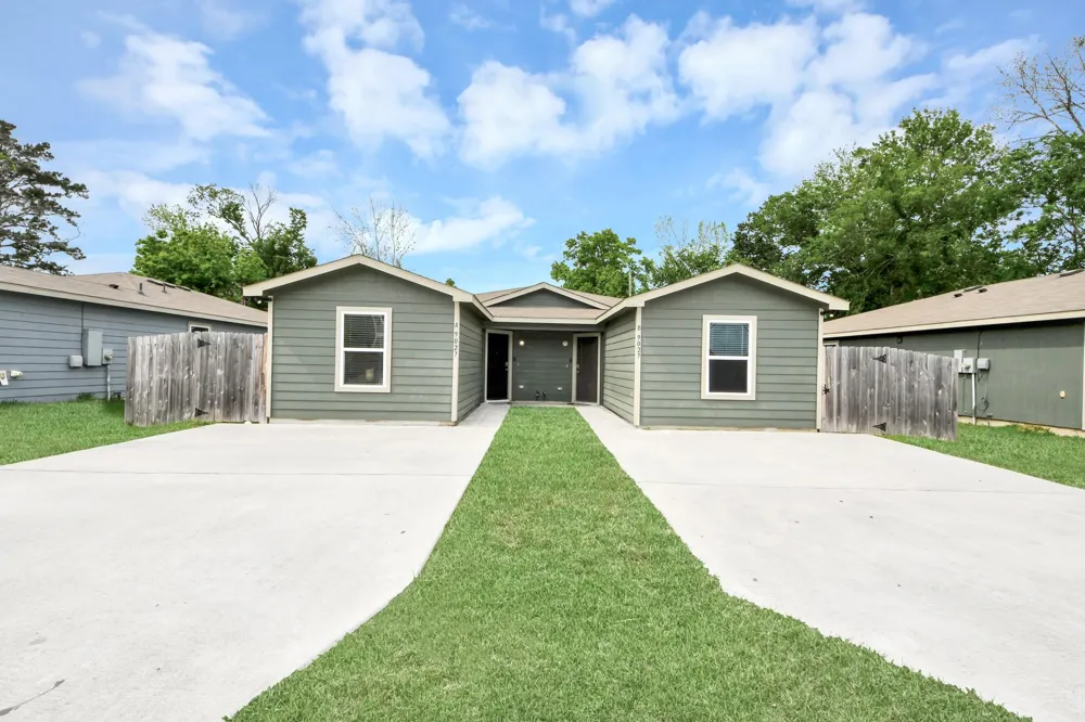 9027 Madera Road #B Houston, TX 77078