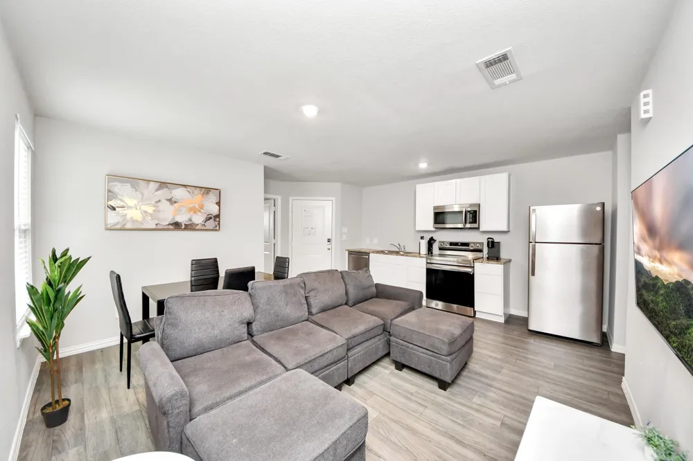 9027 Madera Road #B Houston, TX 77078