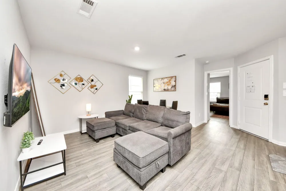 9027 Madera Road #B Houston, TX 77078