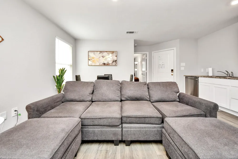 9027 Madera Road #B Houston, TX 77078