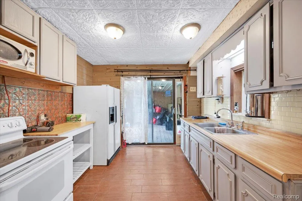 2200 W Oregon Street Mayfield Township, MI 48446