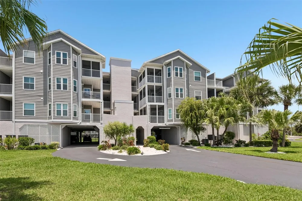 5727 BISCAYNE COURT #209 New Port Richey, FL 34652