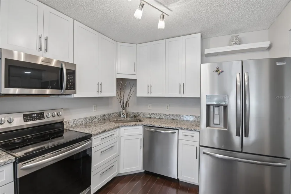 5727 BISCAYNE COURT #209 New Port Richey, FL 34652