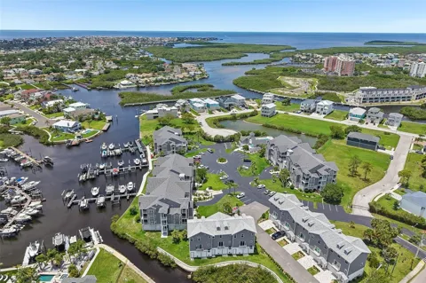 5727 BISCAYNE COURT #209