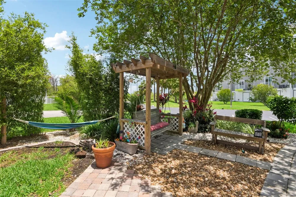 5727 BISCAYNE COURT #209 New Port Richey, FL 34652