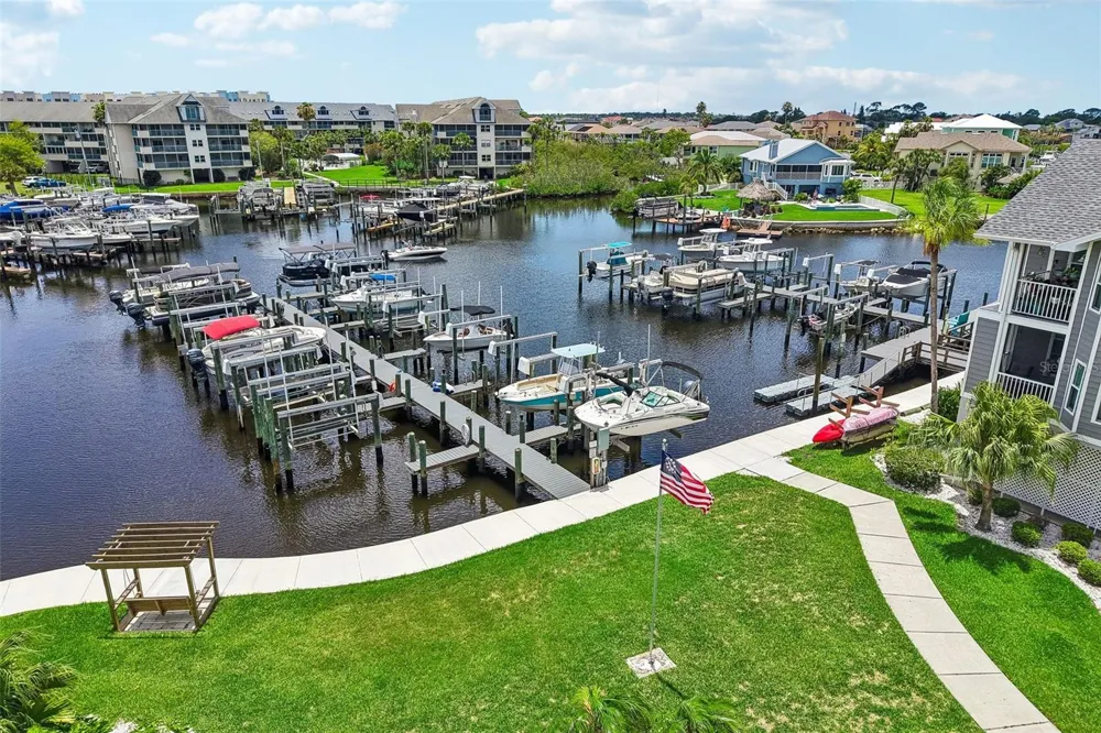 5727 BISCAYNE COURT #209 New Port Richey, FL 34652