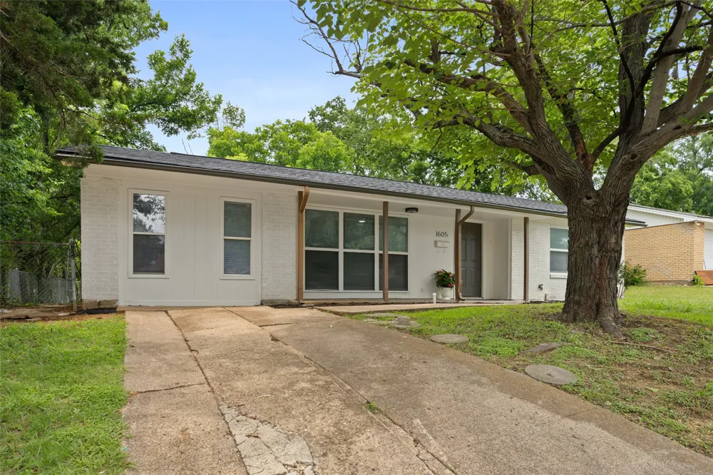 1605 Proctor Drive Grand Prairie, TX 75051