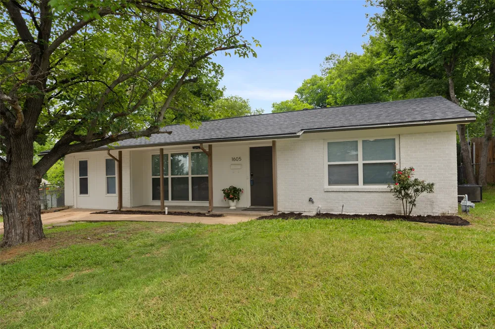 1605 Proctor Drive Grand Prairie, TX 75051