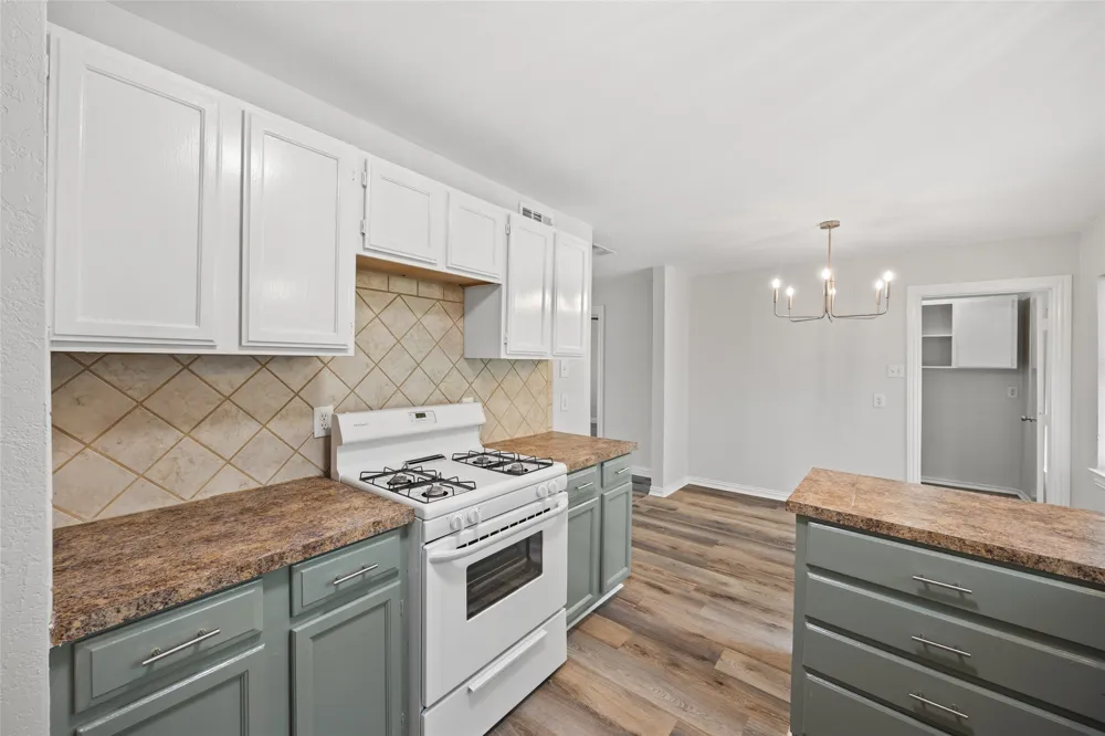 1605 Proctor Drive Grand Prairie, TX 75051