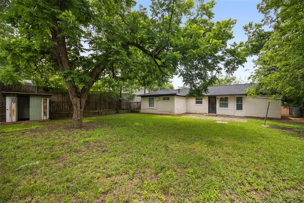 1605 Proctor Drive Grand Prairie, TX 75051