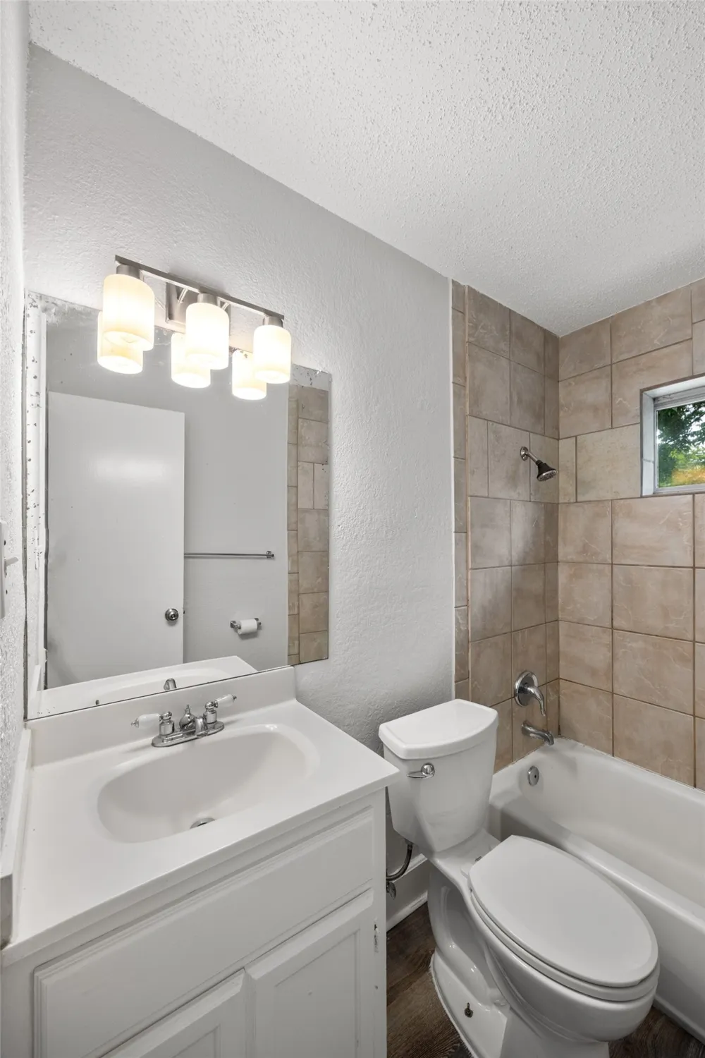 1605 Proctor Drive Grand Prairie, TX 75051