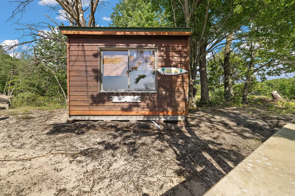 2713 E White Lake Drive Twin Lake, MI 49457