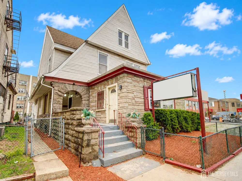 444 Broad Street Elizabeth, NJ 07208