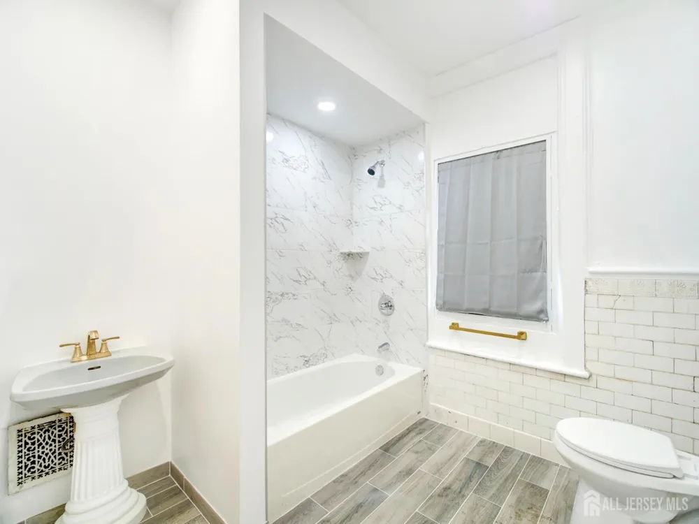 444 Broad Street Elizabeth, NJ 07208