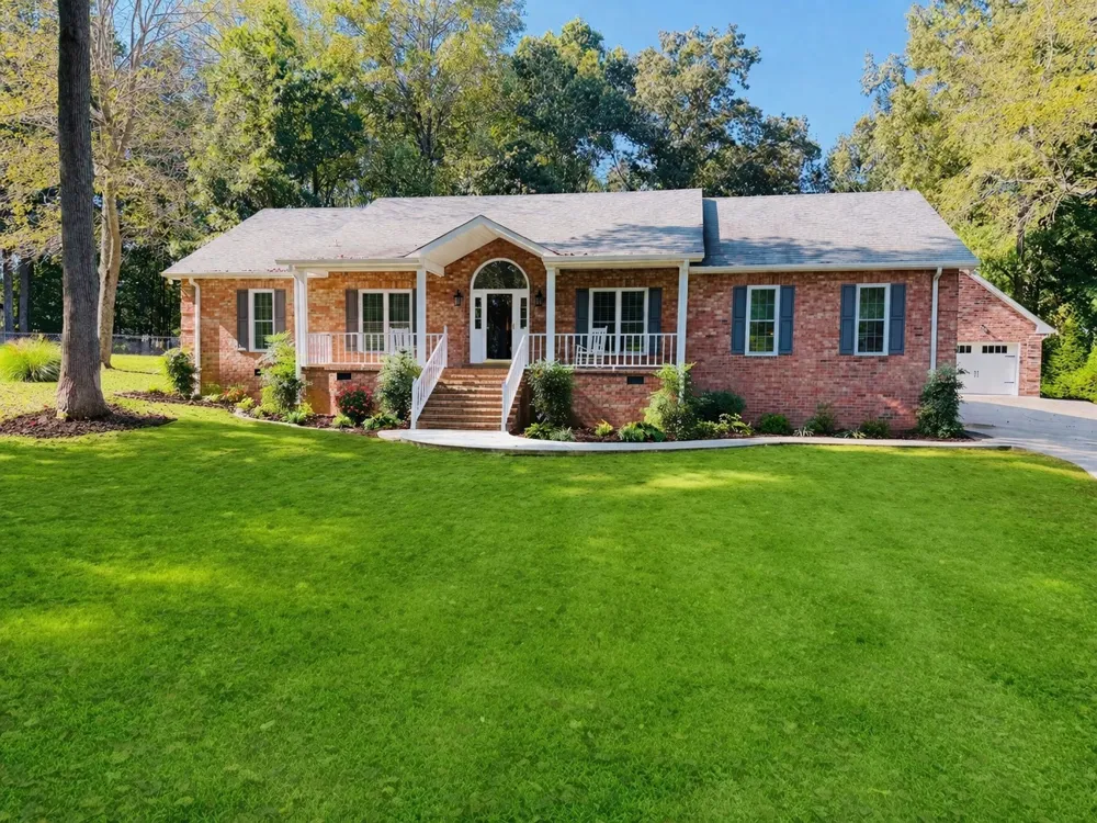 320 Spring Valley Dr Cottontown, TN 37048