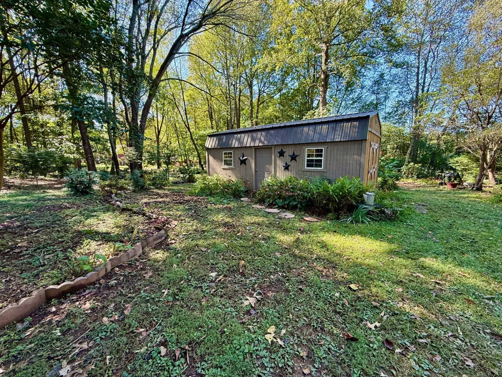 320 Spring Valley Dr Cottontown, TN 37048