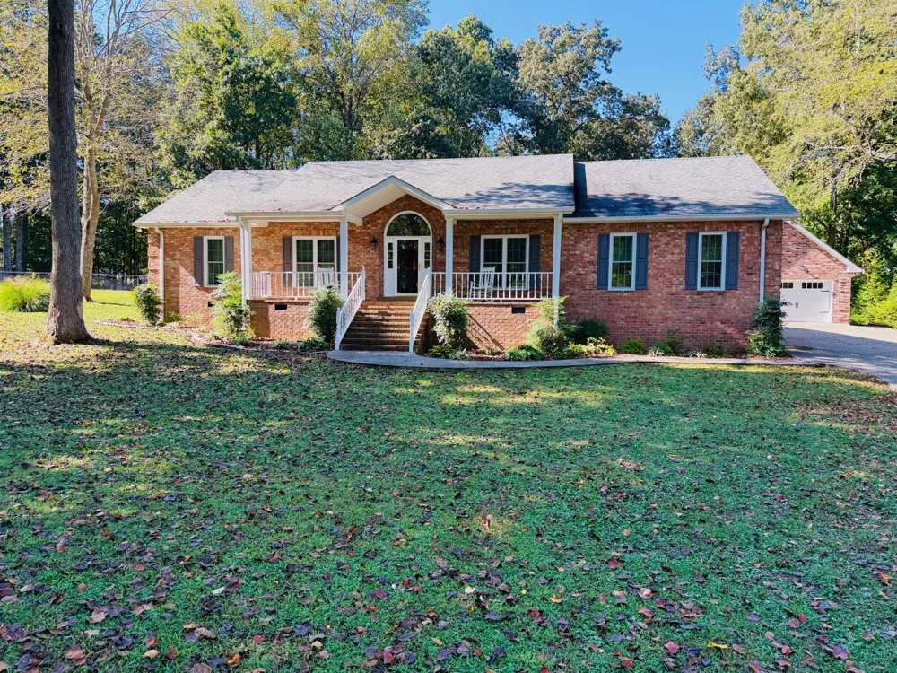 320 Spring Valley Dr Cottontown, TN 37048
