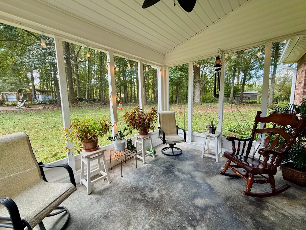 320 Spring Valley Dr Cottontown, TN 37048