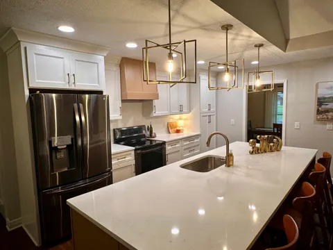 320 Spring Valley Dr