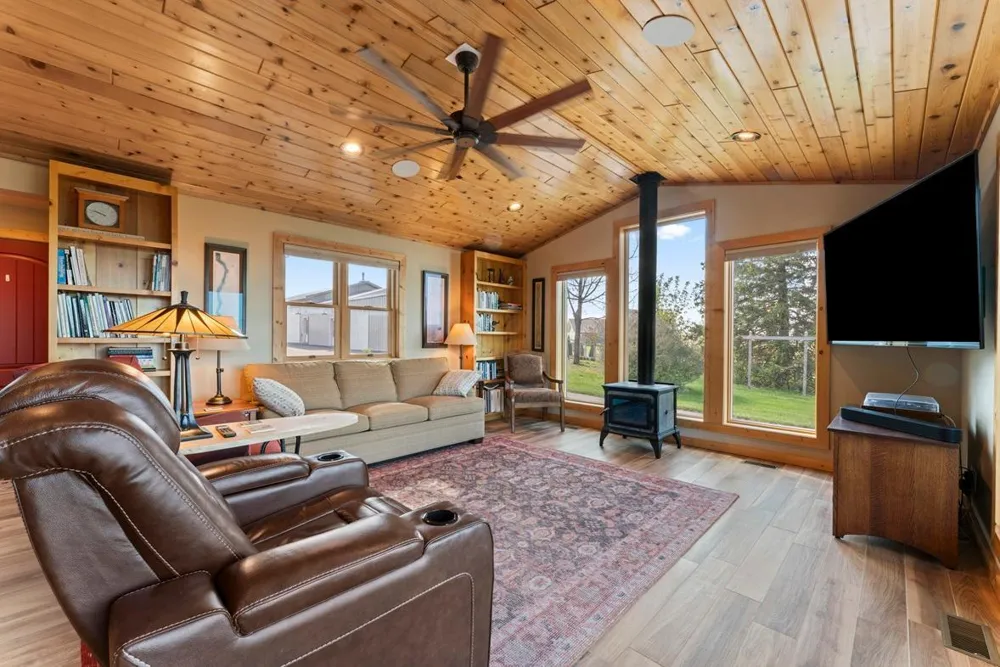 N2095 Twin Bluff Lane Stockholm, WI 54769