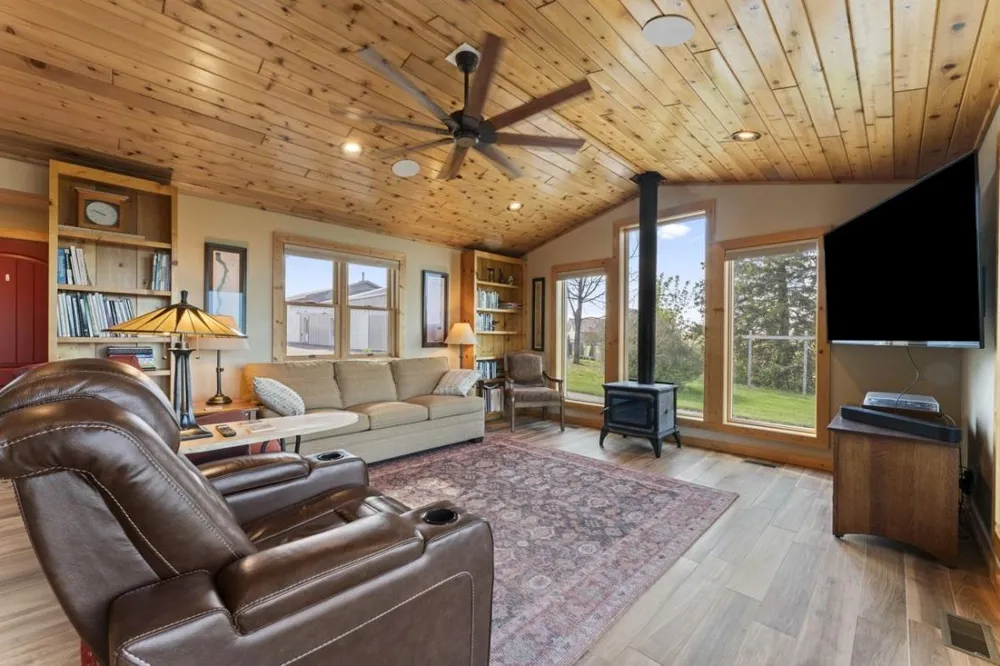 N2095 Twin Bluff Lane Stockholm, WI 54769
