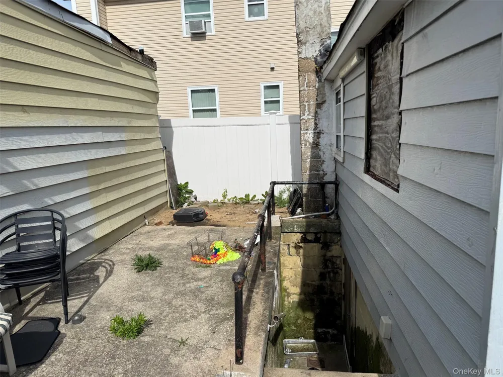 1326 Star Avenue Elmont, NY 11003
