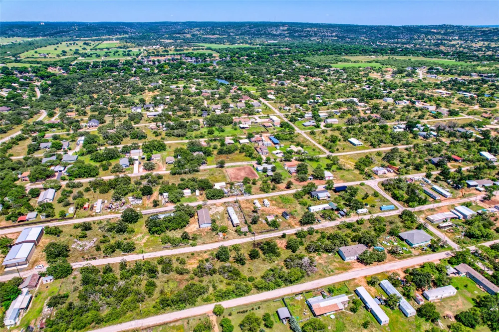 48 Pansy Road Kingsland, TX 78639