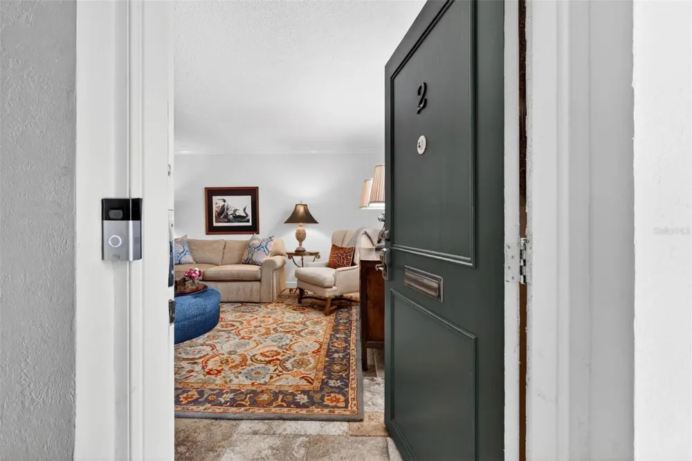 1065 EDEN ISLE BOULEVARD NE #2 St Petersburg, FL 33704
