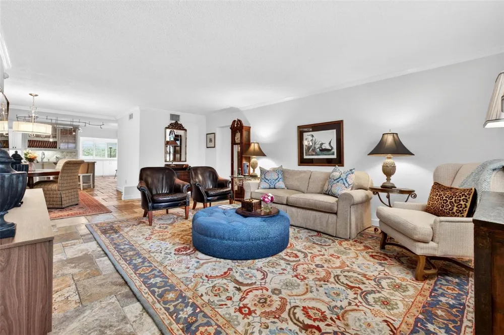 1065 EDEN ISLE BOULEVARD NE #2 St Petersburg, FL 33704