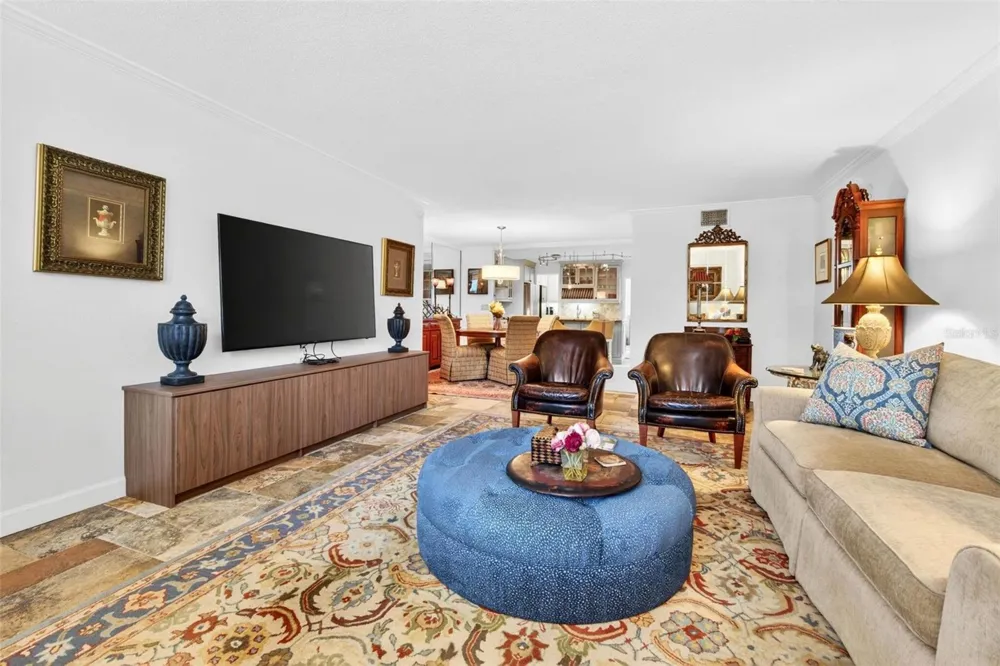 1065 EDEN ISLE BOULEVARD NE #2 St Petersburg, FL 33704