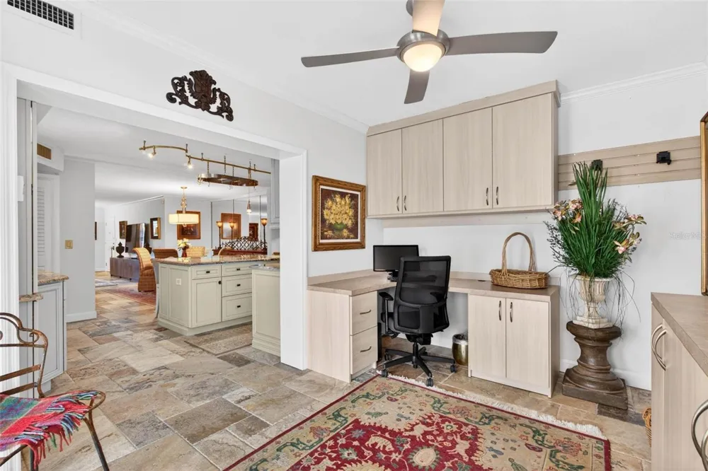 1065 EDEN ISLE BOULEVARD NE #2 St Petersburg, FL 33704