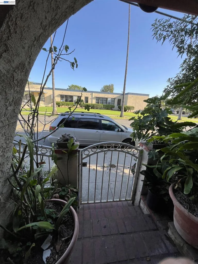 524 E Mission Rd San Gabriel, CA 91776