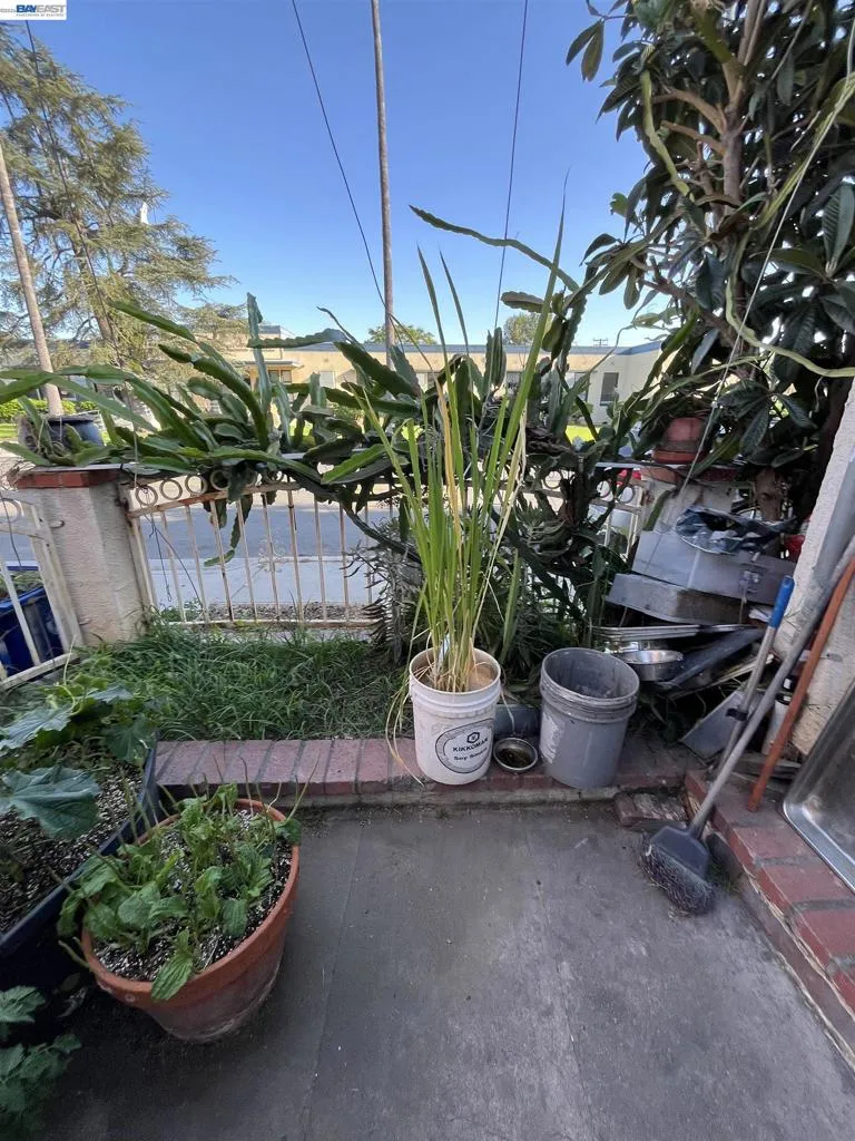 524 E Mission Rd San Gabriel, CA 91776