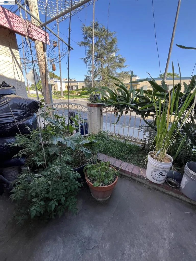 524 E Mission Rd San Gabriel, CA 91776