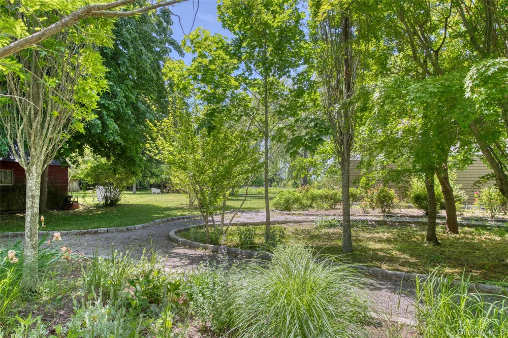 733 Herricks Lane Jamesport, NY 11901