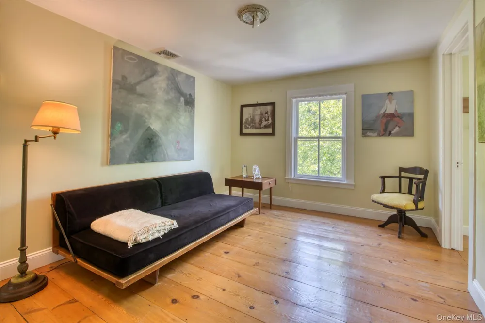 733 Herricks Lane Jamesport, NY 11901