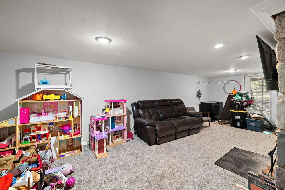 2713 E White Lake Drive Dalton Township, MI 49457