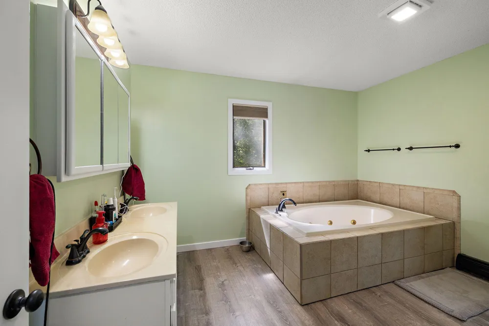 2713 E White Lake Drive Dalton Township, MI 49457
