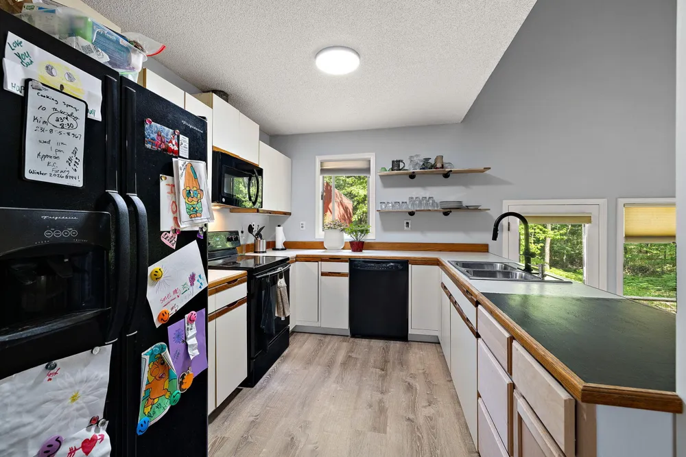 2713 E White Lake Drive Dalton Township, MI 49457